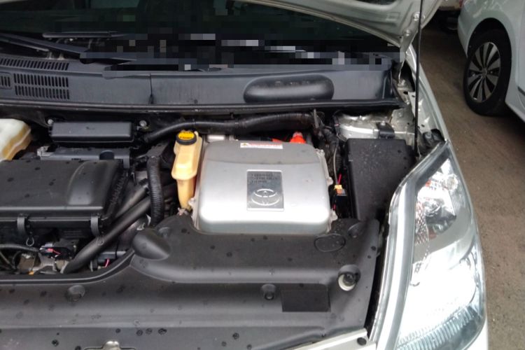 Used Toyota Prius 2005 1.5L Fabric-Seated Version Engine Bay Left
