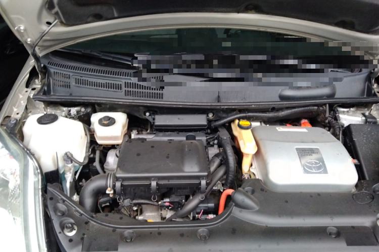 Used Toyota Prius 2005 1.5L Fabric-Seated Version Engine Bay