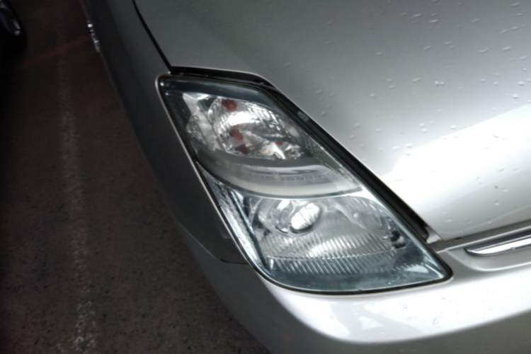 Used Toyota Prius 2005 1.5L Fabric-Seated Version Right Front Headlight