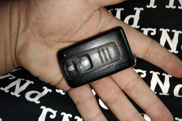 Used Toyota Prius 2005 1.5L Fabric-Seated Version Vehicle Key