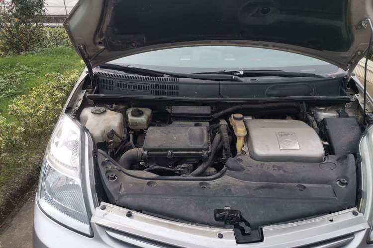 Used Toyota Prius 2006 1.5L Leather-Trimmed Navigation Version Engine Bay Right
