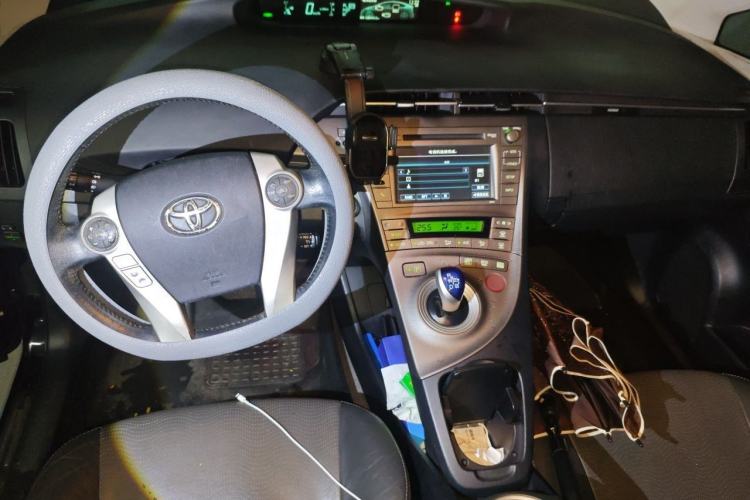Used Toyota Prius 2012 1.8L Luxury Advanced Edition Center Console