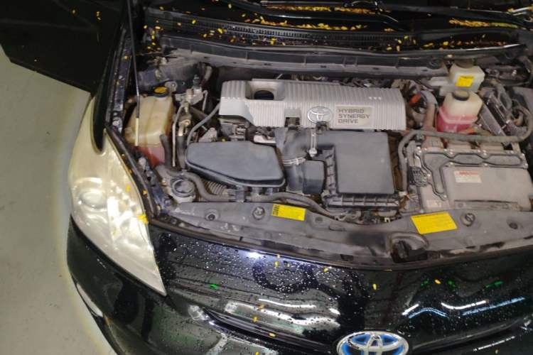 Used Toyota Prius 2012 1.8L Luxury Advanced Edition Engine Bay Right