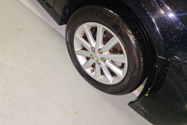 Used Toyota Prius 2012 1.8L Luxury Advanced Edition Right Front Wheel Hub