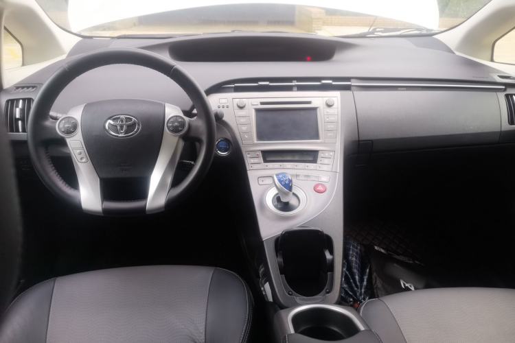 Used Toyota Prius 2012 1.8L Luxury Advanced Edition Center Console
