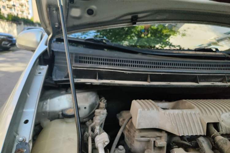 Used Toyota Prius 2012 1.8L Luxury Edition Engine Bay Right