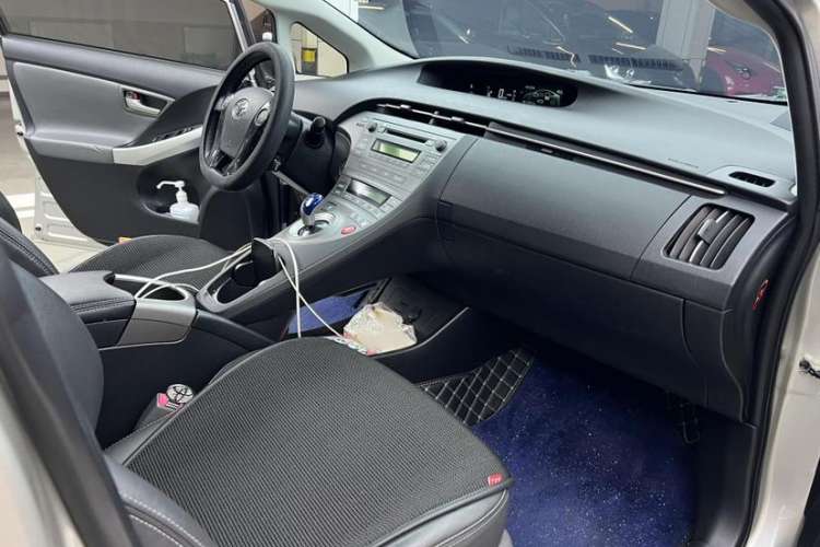 Used Toyota Prius 2012 1.8L Luxury Edition Interior 11