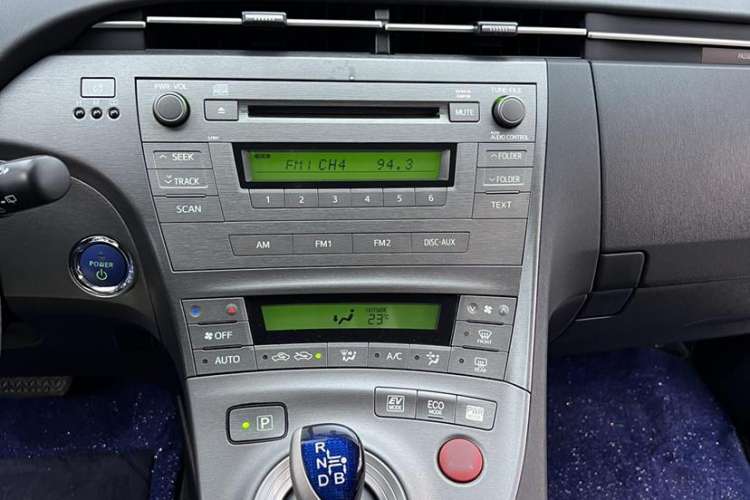 Used Toyota Prius 2012 1.8L Luxury Edition Interior 4