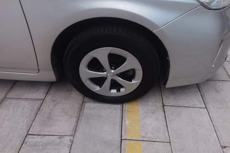 Used Toyota Prius 2012 1.8L Luxury Advanced Edition Right Front Wheel Hub