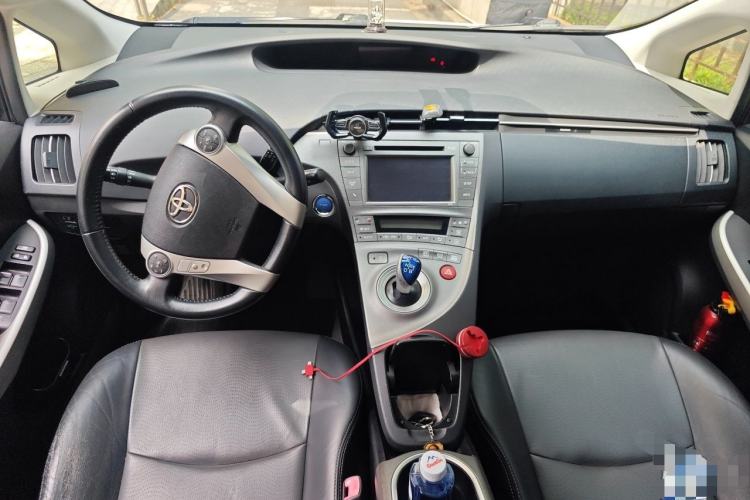 Used Toyota Prius 2012 1.8L Luxury Advanced Edition Center Console