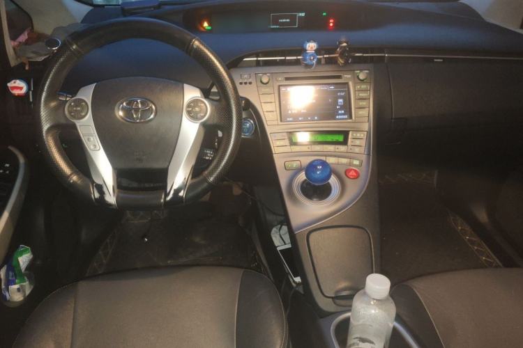 Used Toyota Prius 2012 1.8L Luxury Advanced Edition Center Console