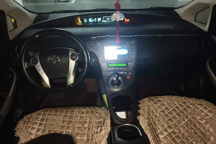Used Toyota Prius 2012 1.8L Luxury Advanced Edition Center Console