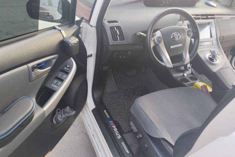 Used Toyota Prius 2012 1.8L Luxury Edition Driver Seat