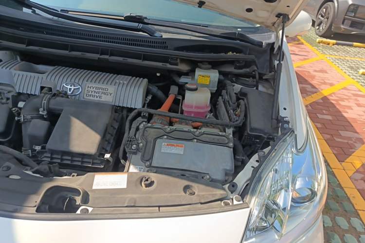 Used Toyota Prius 2012 1.8L Standard Edition Engine Bay Left