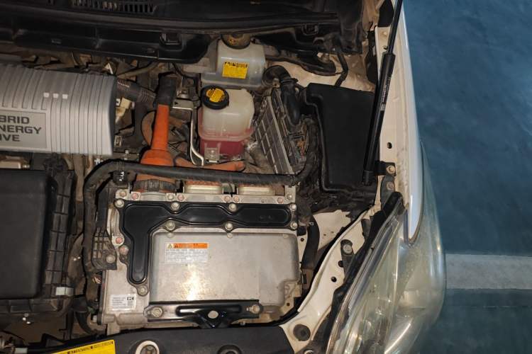 Used Toyota Prius 2012 1.8L Luxury Advanced Edition Engine Bay Left