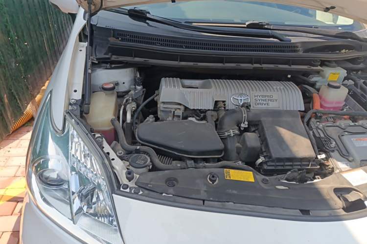 Used Toyota Prius 2012 1.8L Standard Edition Engine Bay Right