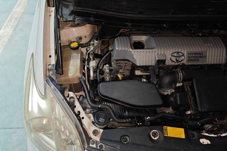 Used Toyota Prius 2012 1.8L Luxury Advanced Edition Engine Bay Right