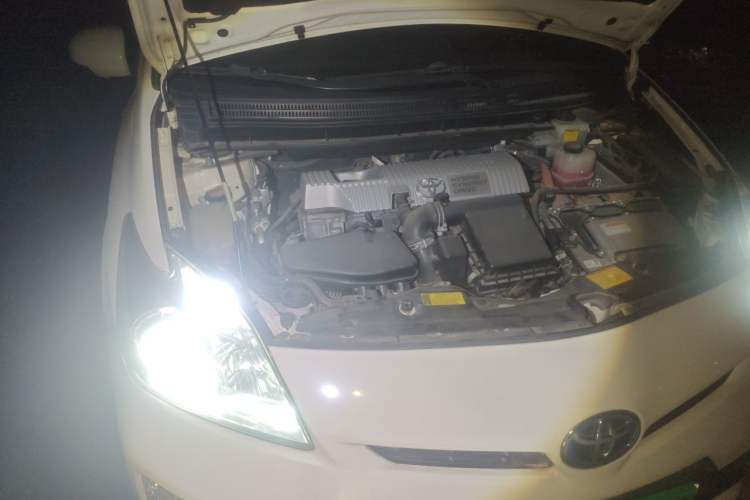 Used Toyota Prius 2012 1.8L Luxury Advanced Edition Engine Bay Right