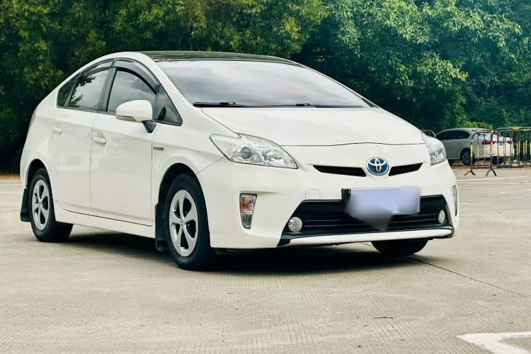 Used Toyota Prius 2012 1.8L Luxury Advanced Edition Front Right 45 Deg