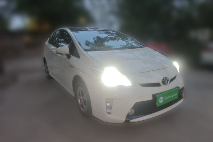Used Toyota Prius 2012 1.8L Luxury Advanced Edition Front Right 45 Deg
