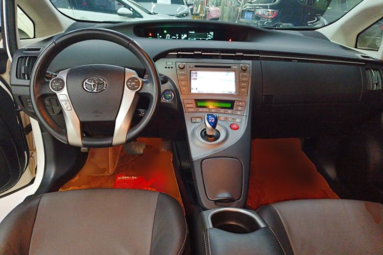 Used Toyota Prius 2012 1.8L Luxury Advanced Edition Interior 2