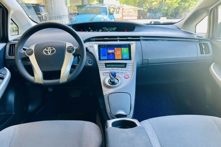 Used Toyota Prius 2012 1.8L Standard Edition Interior 2