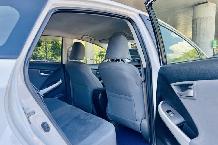 Used Toyota Prius 2012 1.8L Standard Edition Interior 3