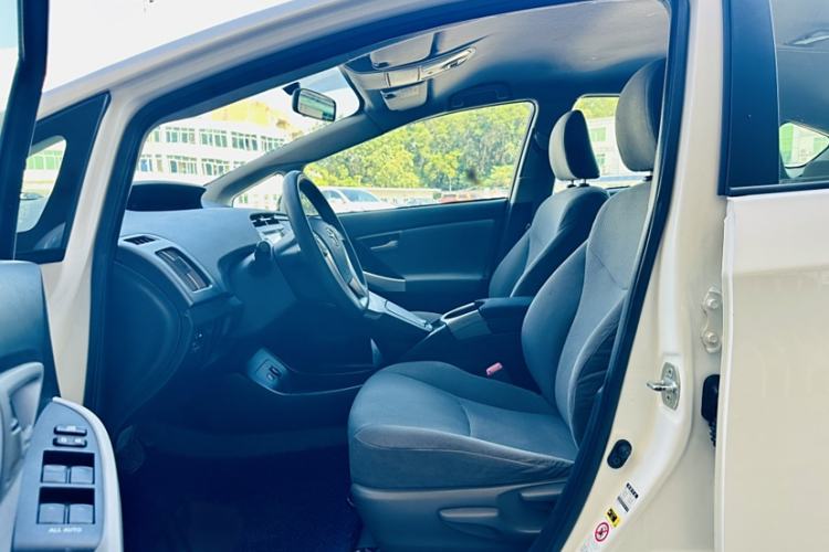 Used Toyota Prius 2012 1.8L Standard Edition Interior 4