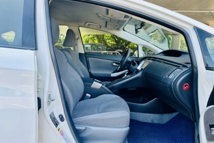 Used Toyota Prius 2012 1.8L Standard Edition Interior 5