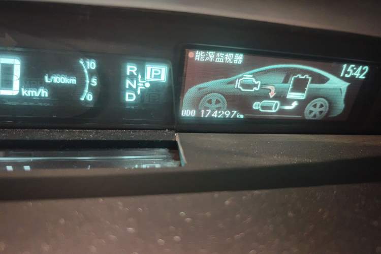 Used Toyota Prius 2012 1.8L Luxury Advanced Edition Odometer Close Up