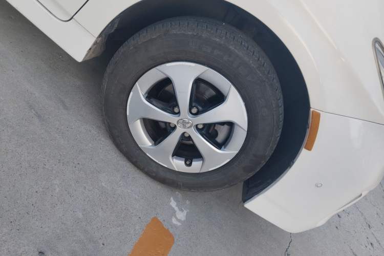 Used Toyota Prius 2012 1.8L Luxury Edition Right Front Wheel Hub