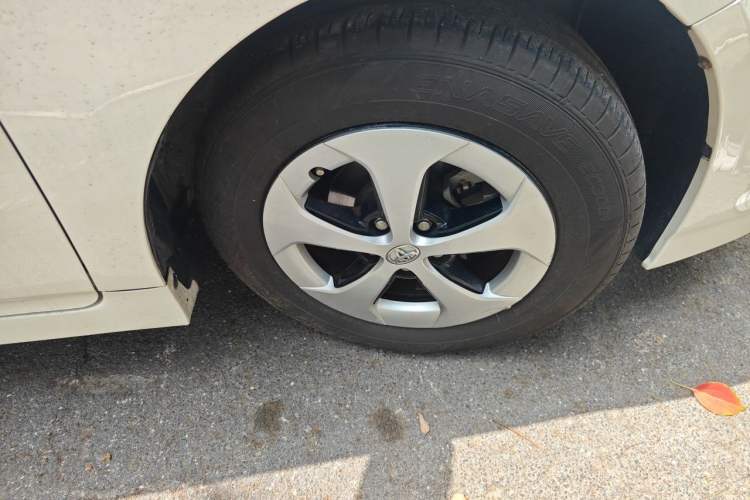 Used Toyota Prius 2012 1.8L Luxury Advanced Edition Right Front Wheel Hub