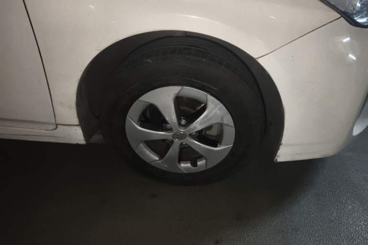 Used Toyota Prius 2012 1.8L Luxury Advanced Edition Right Front Wheel Hub