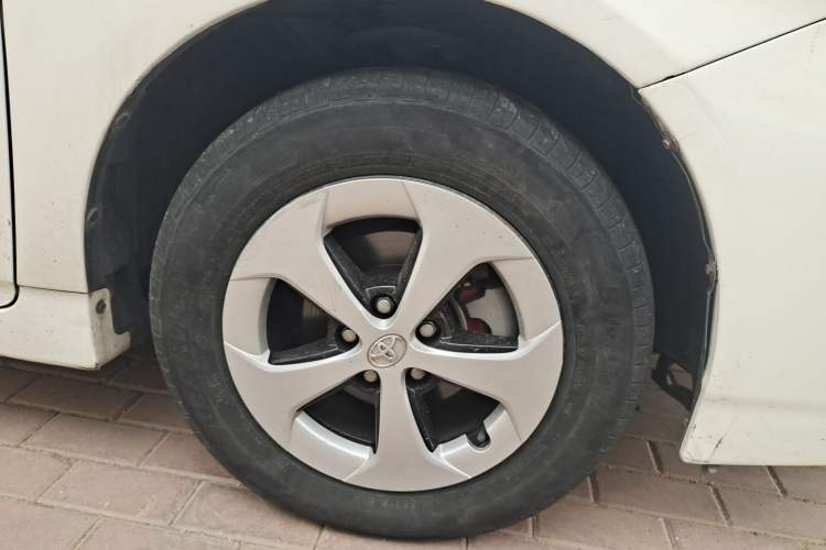 Used Toyota Prius 2012 1.8L Luxury Advanced Edition Right Front Wheel Hub