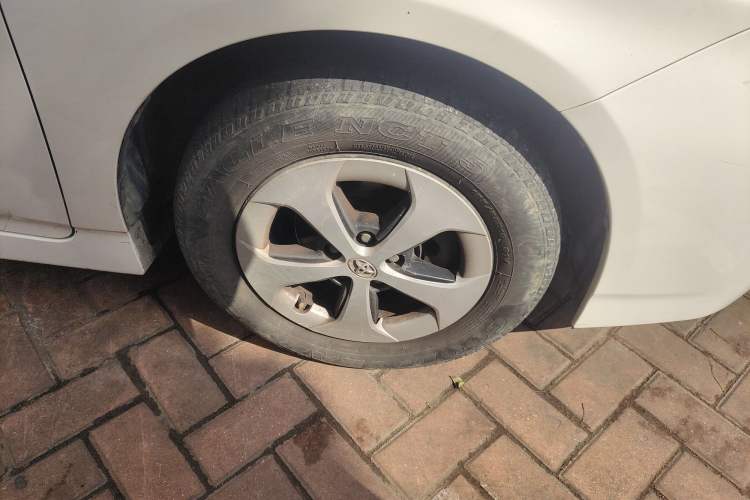 Used Toyota Prius 2012 1.8L Luxury Edition Right Front Wheel Hub
