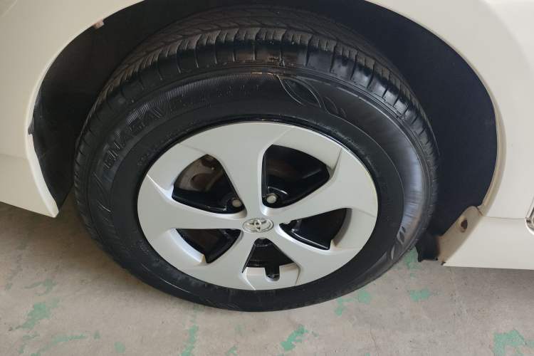 Used Toyota Prius 2012 1.8L Luxury Advanced Edition Right Rear Wheel Hub