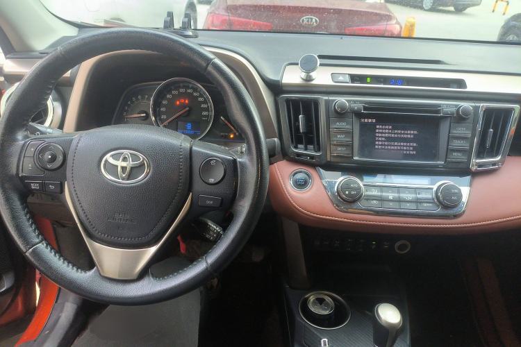 Used Toyota RAV4 2013 2.5L Automatic 4x4 Prestige Edition Interior 2