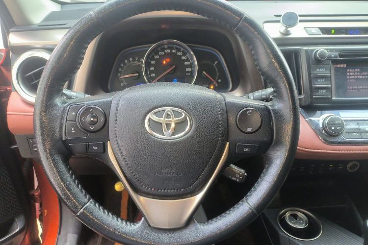 Used Toyota RAV4 2013 2.5L Automatic 4x4 Prestige Edition Steering Wheel