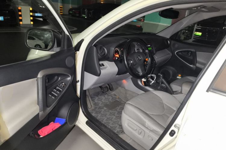 Used Toyota RAV4 2006 2.4 Luxury Model Driver Seat