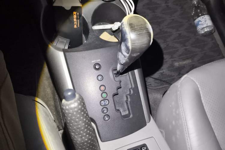 Used Toyota RAV4 2006 2.4 Luxury Model Gear Lever