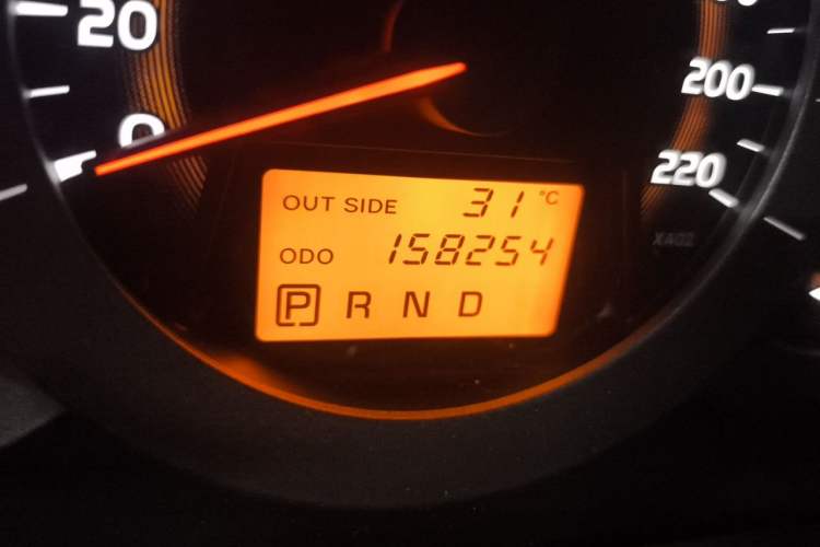 Used Toyota RAV4 2006 2.4 Luxury Model Odometer Close Up