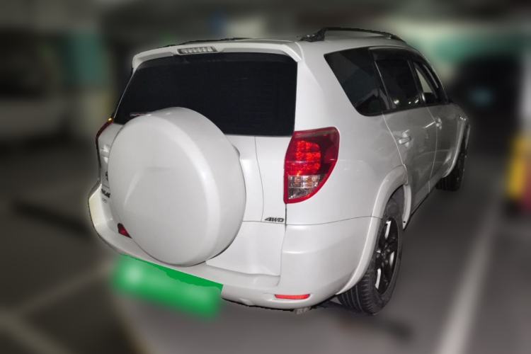 Used Toyota RAV4 2006 2.4 Luxury Model Rear Right 45 Deg