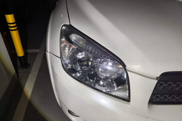 Used Toyota RAV4 2006 2.4 Luxury Model Right Front Headlight