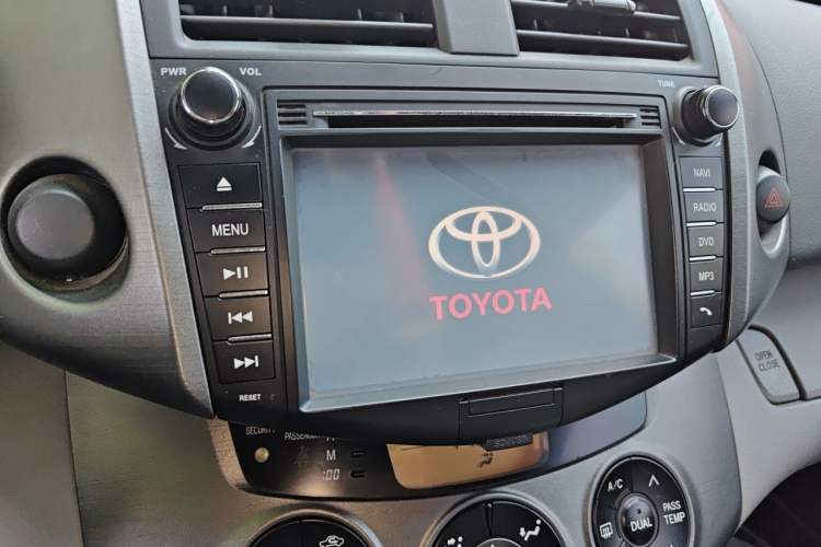 Used Toyota RAV4 2009 2.0L Automatic Luxury Edition Audio And AC Panel