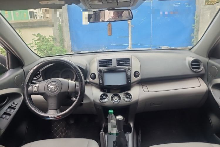 Used Toyota RAV4 2009 2.0L Manual Luxury Edition Center Console