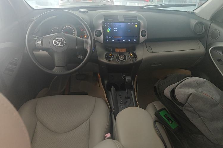 Used Toyota RAV4 2009 2.0L Automatic Luxury Edition Center Console
