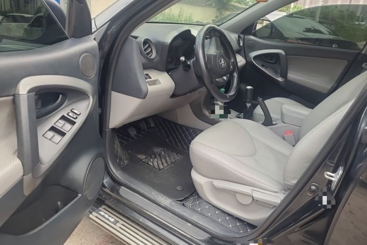 Used Toyota RAV4 2009 2.0L Manual Luxury Edition Driver Seat