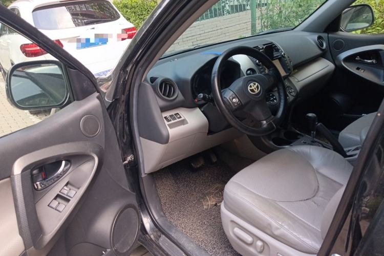 Used Toyota RAV4 2009 2.4L Automatic Luxury Navigation Edition Driver Seat