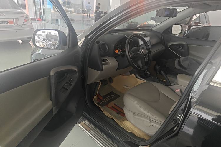 Used Toyota RAV4 2009 2.0L Automatic Luxury Edition Driver Seat