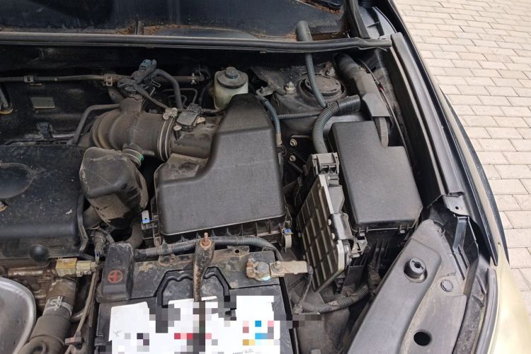 Used Toyota RAV4 2009 2.4L Automatic Luxury Navigation Edition Engine Bay Left